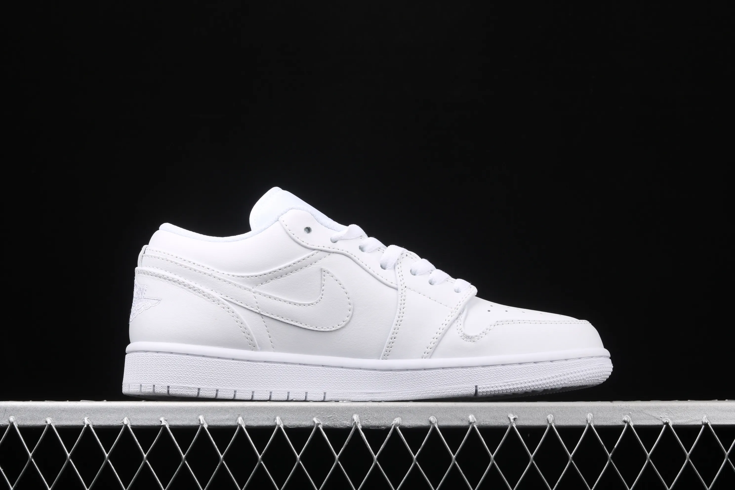 All categories Air Jordan Jordan series basketball shoes Air Jordan 1 Low New version Air Jordan 1 Low AJ1 Joe 1 low top leather cultural and leisure sports sneakers 553558-112